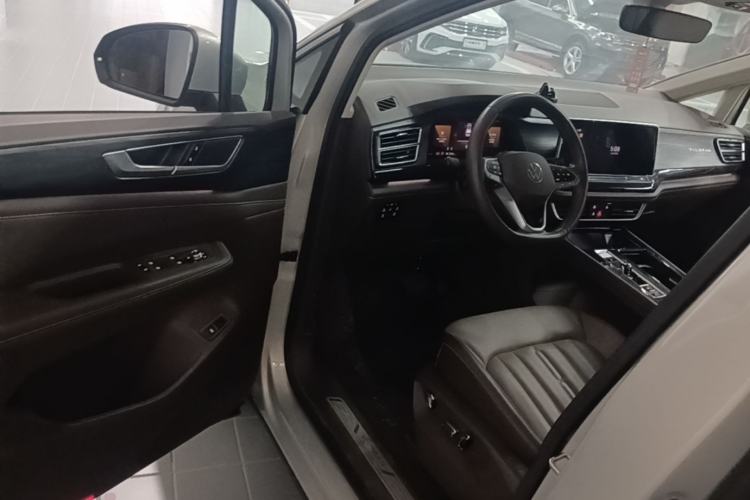 Used Volkswagen Viloran 2024 330TSI Luxury Edition Driver Seat