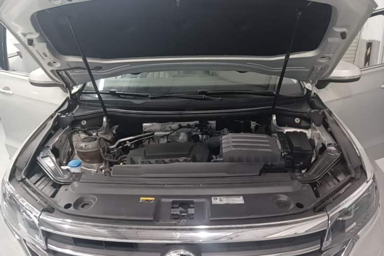 Used Volkswagen Viloran 2024 330TSI Luxury Edition Engine Bay