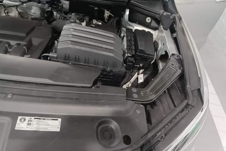 Used Volkswagen Viloran 2024 330TSI Luxury Edition Engine Bay Left