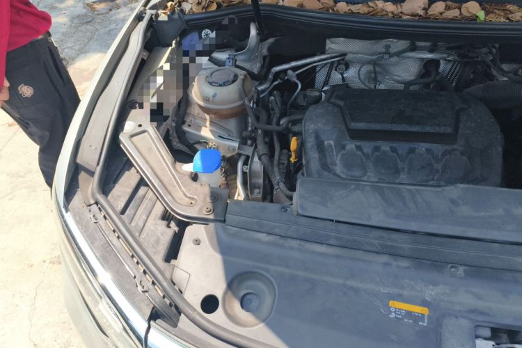 Used Volkswagen Viloran 2024 330TSI Luxury Edition Engine Bay Right