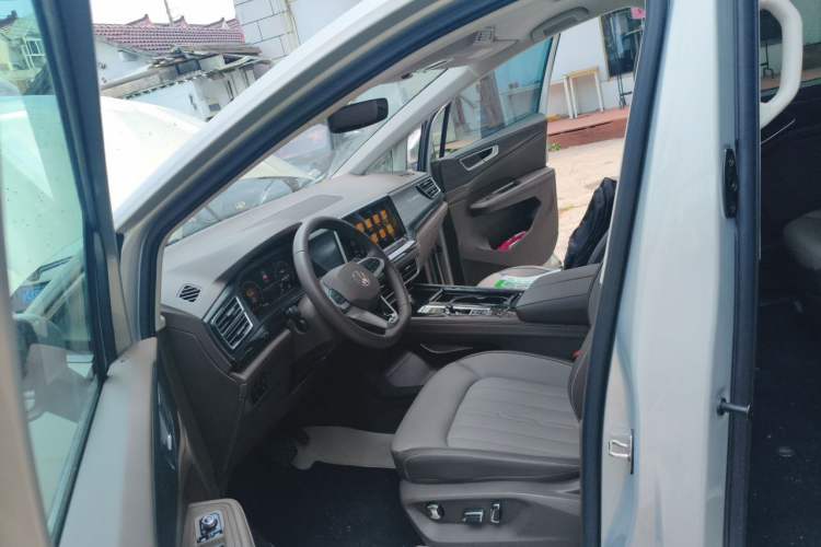 Used Volkswagen Viloran 2024 330TSI Luxury Edition Left Front Seat