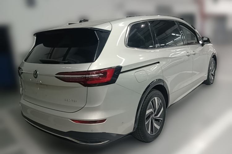 Used Volkswagen Viloran 2024 330TSI Luxury Edition Rear Right 45 Deg