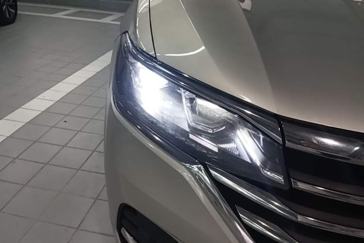 Used Volkswagen Viloran 2024 330TSI Luxury Edition Right Front Headlight