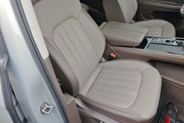 Used Volkswagen Viloran 2024 330TSI Luxury Edition Right Front Seat