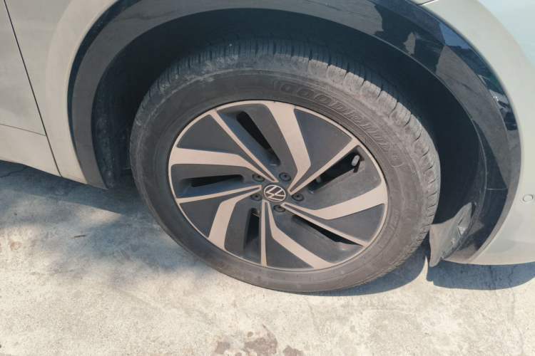 Used Volkswagen Viloran 2024 330TSI Luxury Edition Right Front Wheel Hub