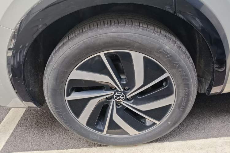 Used Volkswagen Viloran 2024 330TSI Luxury Edition Right Rear Wheel Hub