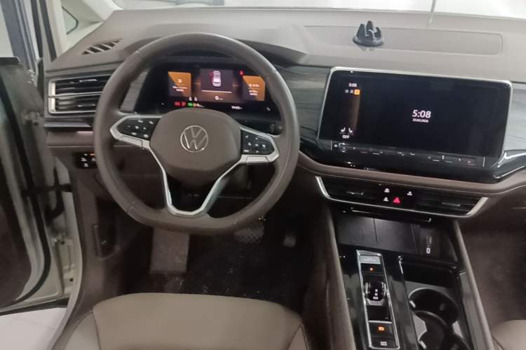 Used Volkswagen Viloran 2024 330TSI Luxury Edition Steering Wheel