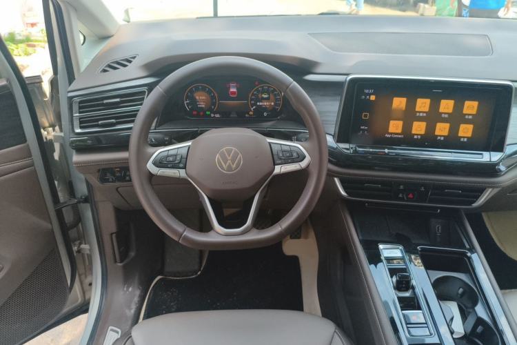 Used Volkswagen Viloran 2024 330TSI Luxury Edition Steering Wheel
