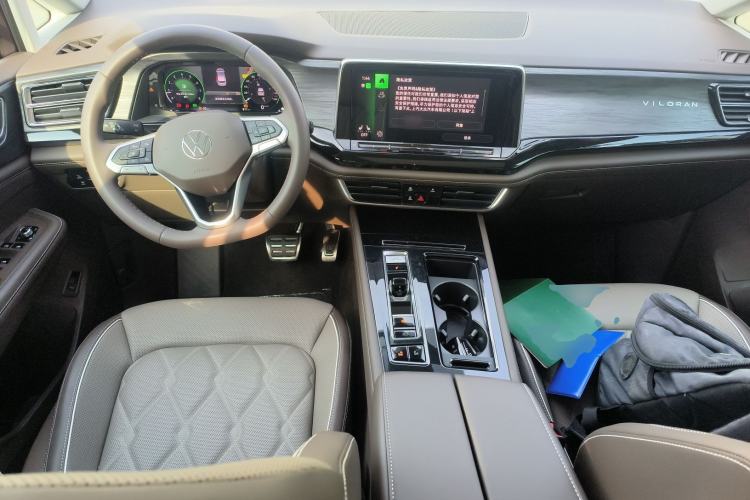 Used Volkswagen Viloran 2024 380TSI Premium Edition Center Console