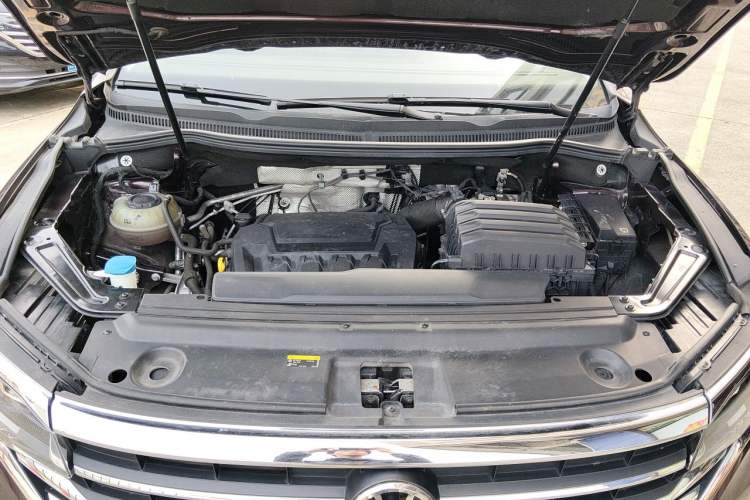 Used Volkswagen Viloran 2024 330TSI Luxury Edition Engine Bay
