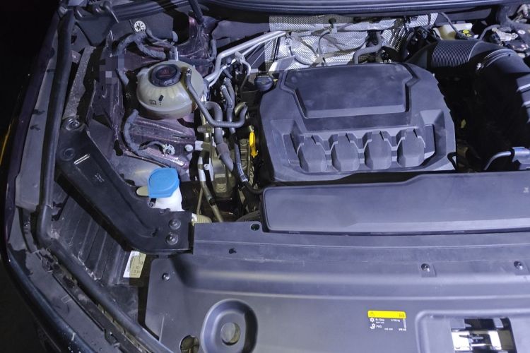 Used Volkswagen Viloran 2024 380TSI Premium Edition Engine Bay Right