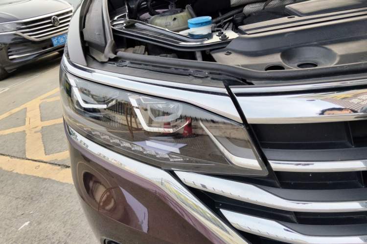 Used Volkswagen Viloran 2024 330TSI Luxury Edition Right Front Headlight