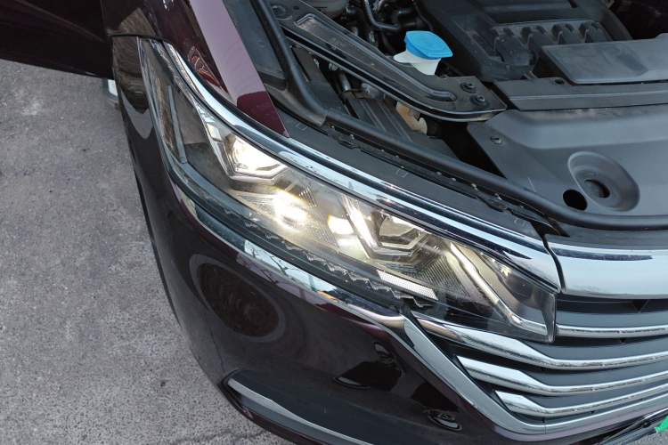 Used Volkswagen Viloran 2024 380TSI Luxury Edition Right Front Headlight