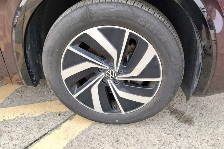 Used Volkswagen Viloran 2024 330TSI Luxury Edition Right Front Wheel Hub