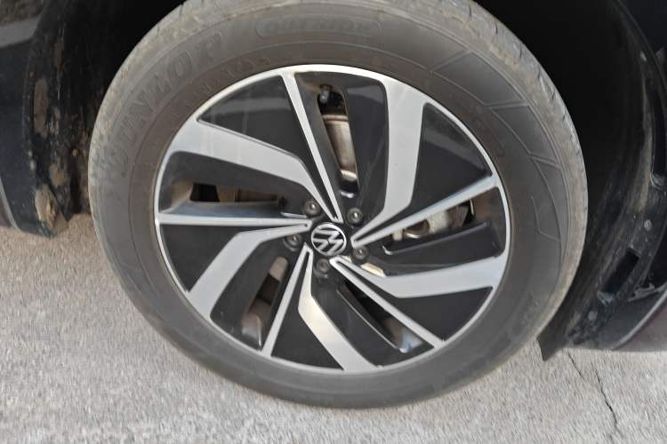 Used Volkswagen Viloran 2024 380TSI Luxury Edition Right Front Wheel Hub