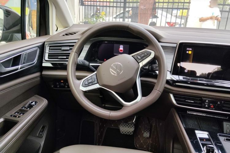 Used Volkswagen Viloran 2024 330TSI Luxury Edition Steering Wheel