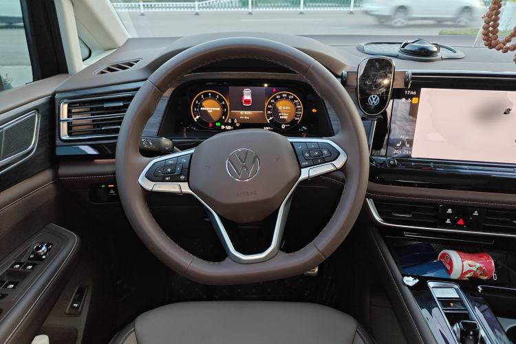 Used Volkswagen Viloran 2024 380TSI Luxury Edition Steering Wheel