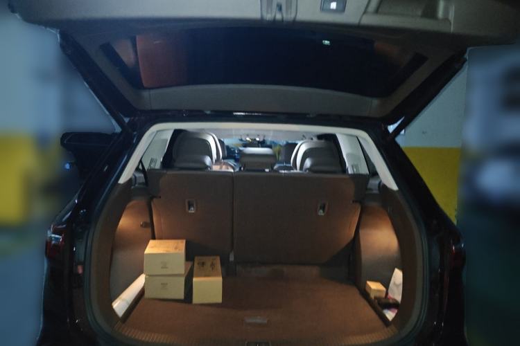 Used Volkswagen Viloran 2024 380TSI Premium Edition Trunk