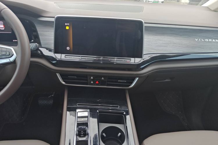 Used Volkswagen Viloran 2024 330TSI Luxury Edition Audio And AC Panel