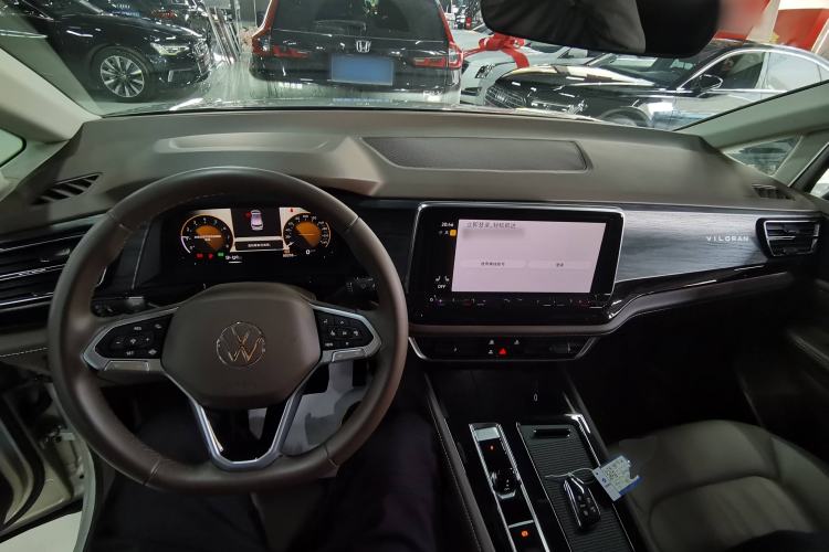 Used Volkswagen Viloran 2024 330TSI Luxury Edition Center Console