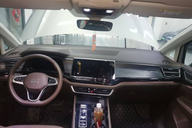 Used Volkswagen Viloran 2024 330TSI Luxury Edition Center Console