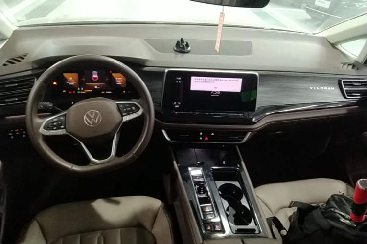 Used Volkswagen Viloran 2024 330TSI Luxury Edition Center Console