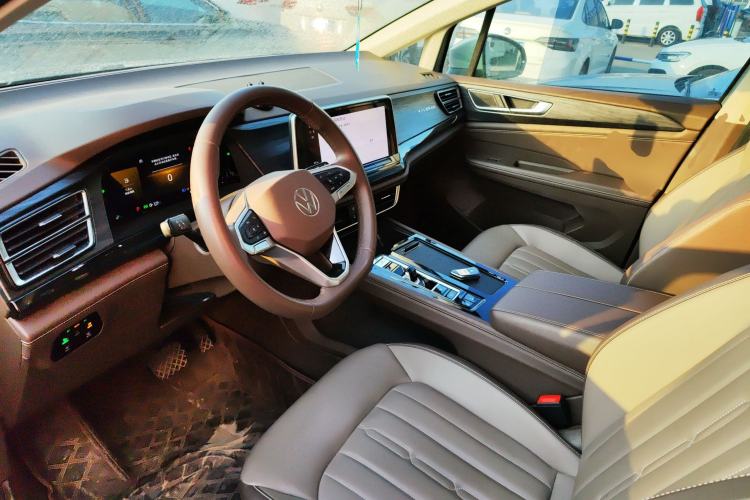 Used Volkswagen Viloran 2024 330TSI Luxury Edition Driver Seat