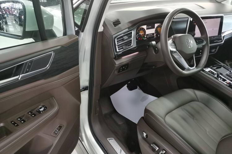 Used Volkswagen Viloran 2024 330TSI Luxury Edition Driver Seat