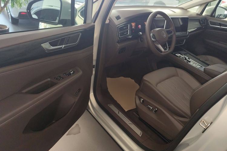 Used Volkswagen Viloran 2024 330TSI Luxury Edition Driver Seat