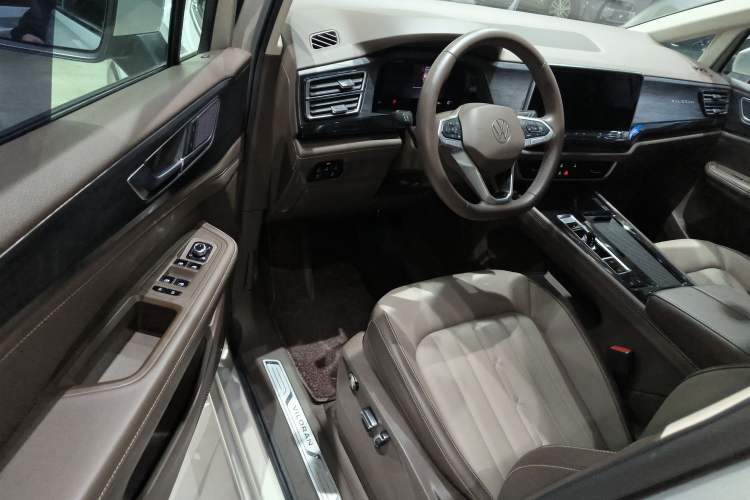 Used Volkswagen Viloran 2024 330TSI Luxury Edition Driver Seat