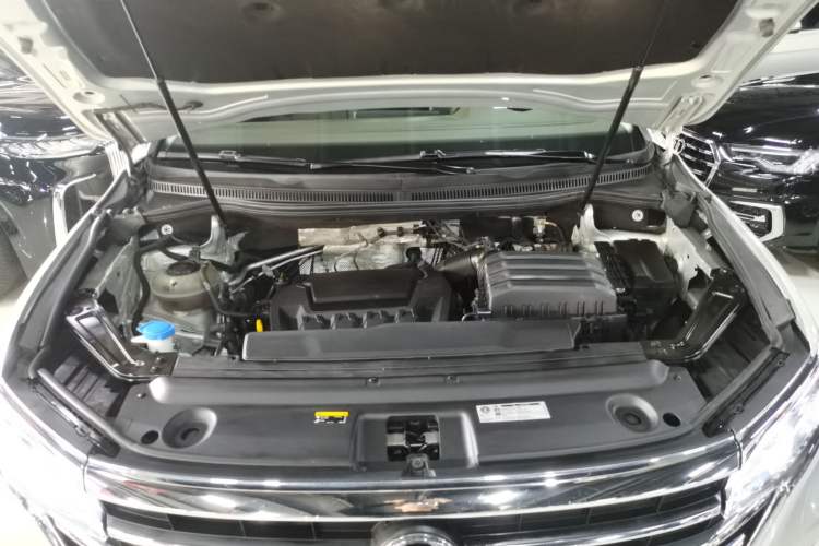 Used Volkswagen Viloran 2024 330TSI Luxury Edition Engine Bay