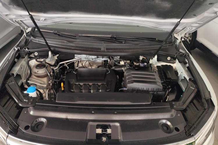 Used Volkswagen Viloran 2024 330TSI Luxury Edition Engine Bay