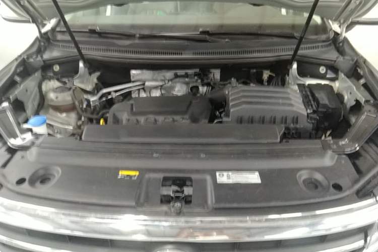 Used Volkswagen Viloran 2024 330TSI Luxury Edition Engine Bay