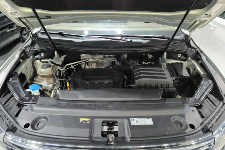 Used Volkswagen Viloran 2024 330TSI Luxury Edition Engine Bay