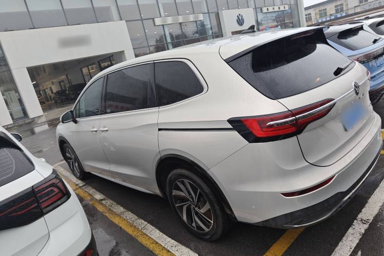 Used Volkswagen Viloran 2024 330TSI Luxury Edition Exterior 5