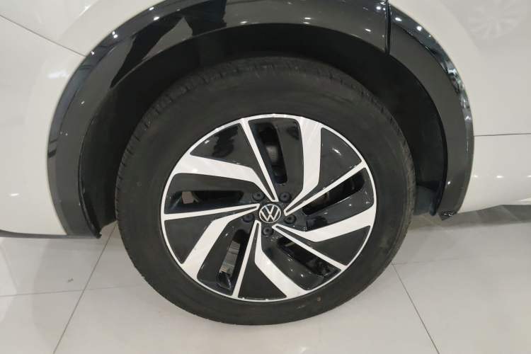 Used Volkswagen Viloran 2024 330TSI Luxury Edition Exterior 8