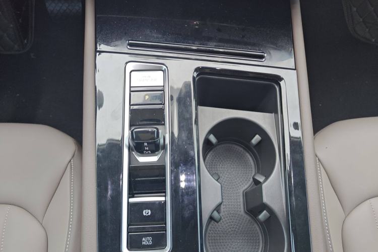 Used Volkswagen Viloran 2024 330TSI Luxury Edition Gear Lever