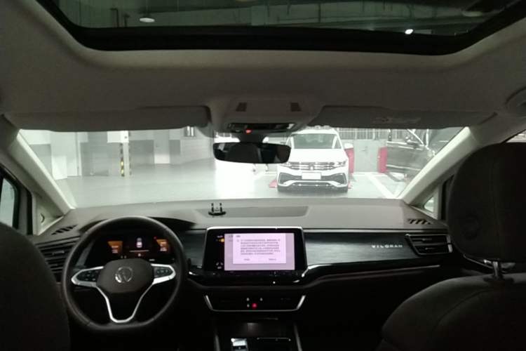 Used Volkswagen Viloran 2024 330TSI Luxury Edition Headliner