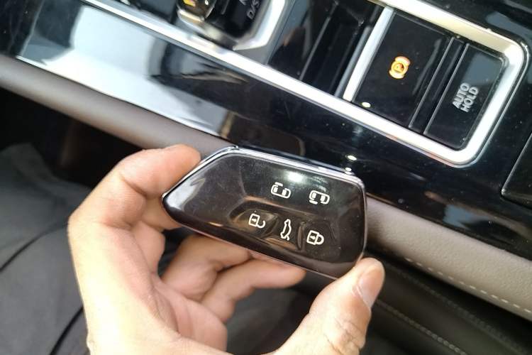 Used Volkswagen Viloran 2024 330TSI Luxury Edition Interior 1
