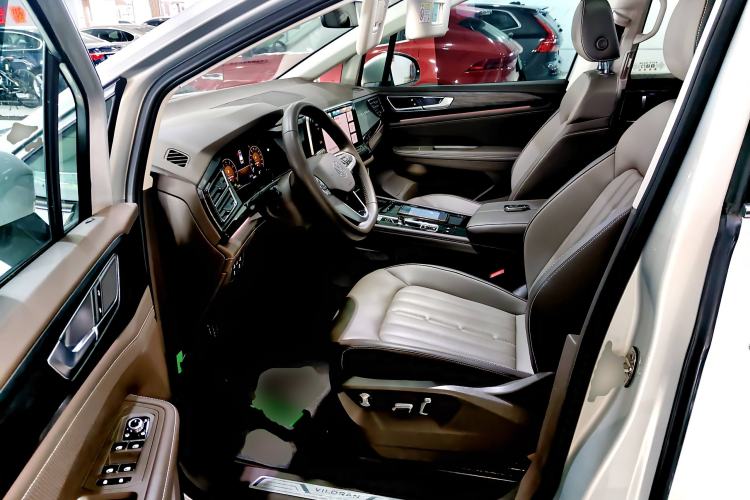 Used Volkswagen Viloran 2024 330TSI Luxury Edition Interior 3