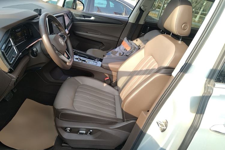 Used Volkswagen Viloran 2024 330TSI Luxury Edition Left Front Seat