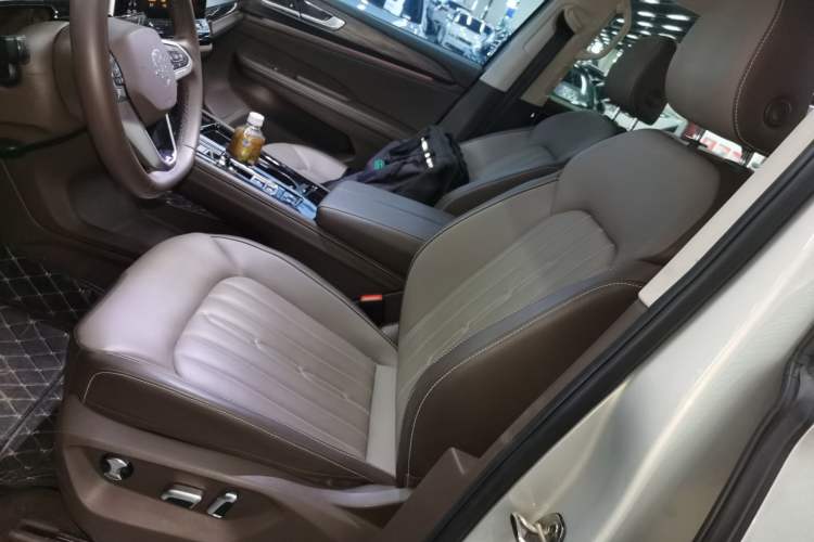 Used Volkswagen Viloran 2024 330TSI Luxury Edition Left Front Seat