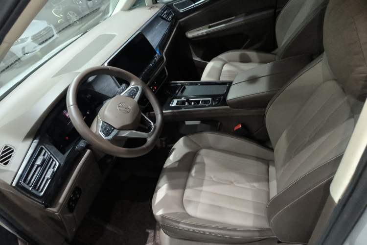 Used Volkswagen Viloran 2024 330TSI Luxury Edition Left Front Seat