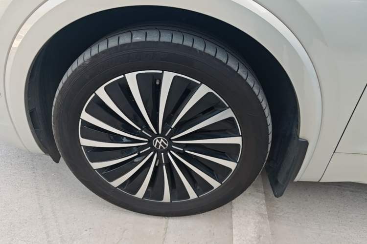 Used Volkswagen Viloran 2024 380TSI Premium Edition Left Front Wheel Hub