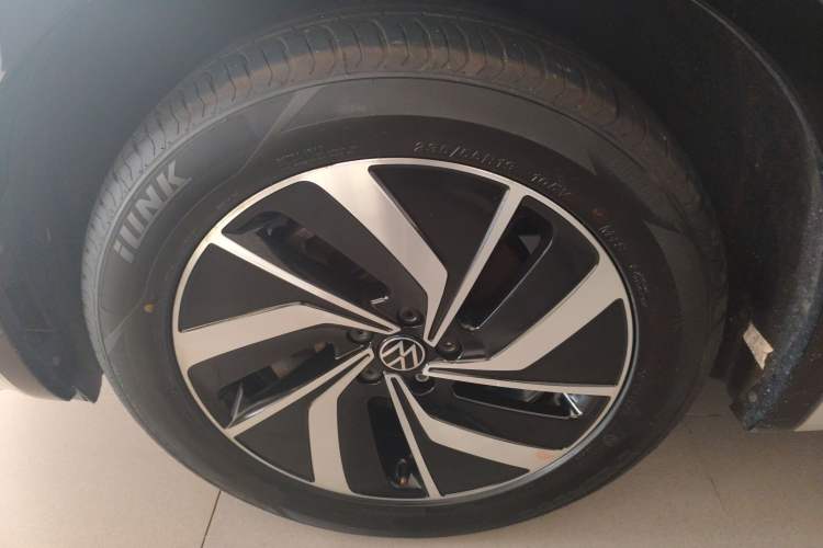 Used Volkswagen Viloran 2024 330TSI Luxury Edition Left Front Wheel Hub