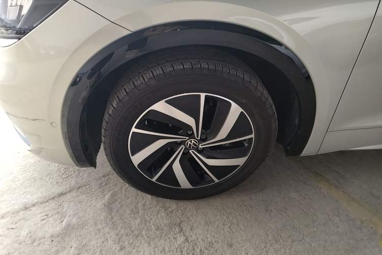 Used Volkswagen Viloran 2024 330TSI Luxury Edition Left Front Wheel Hub