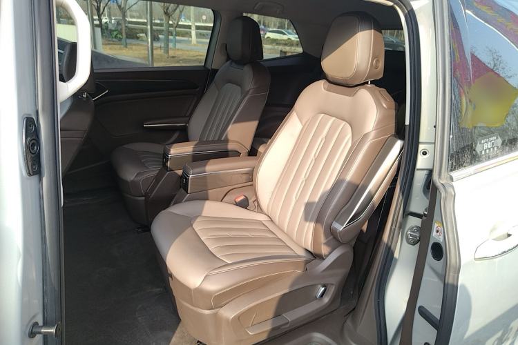 Used Volkswagen Viloran 2024 330TSI Luxury Edition Left Rear Seat