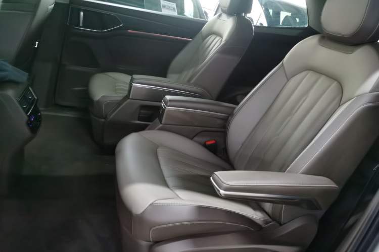 Used Volkswagen Viloran 2024 330TSI Luxury Edition Left Rear Seat