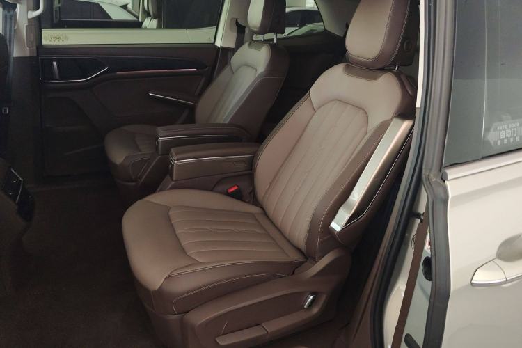 Used Volkswagen Viloran 2024 330TSI Luxury Edition Left Rear Seat