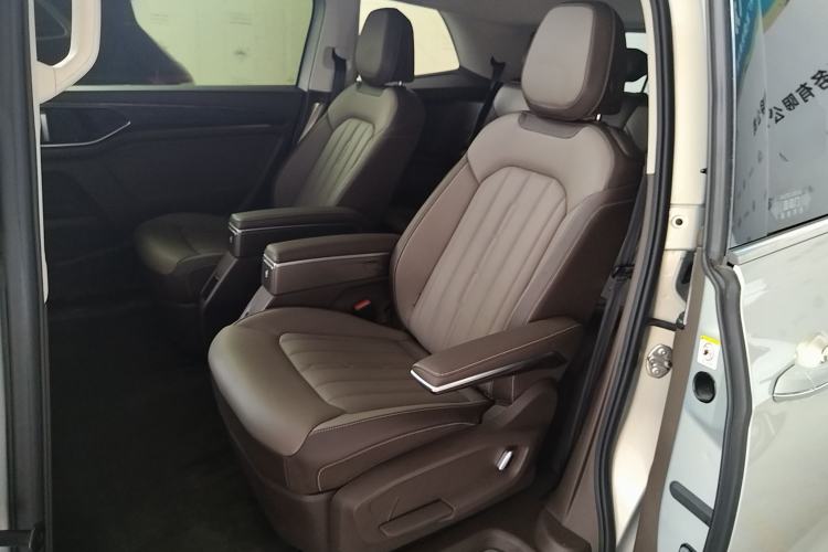 Used Volkswagen Viloran 2024 330TSI Luxury Edition Left Rear Seat
